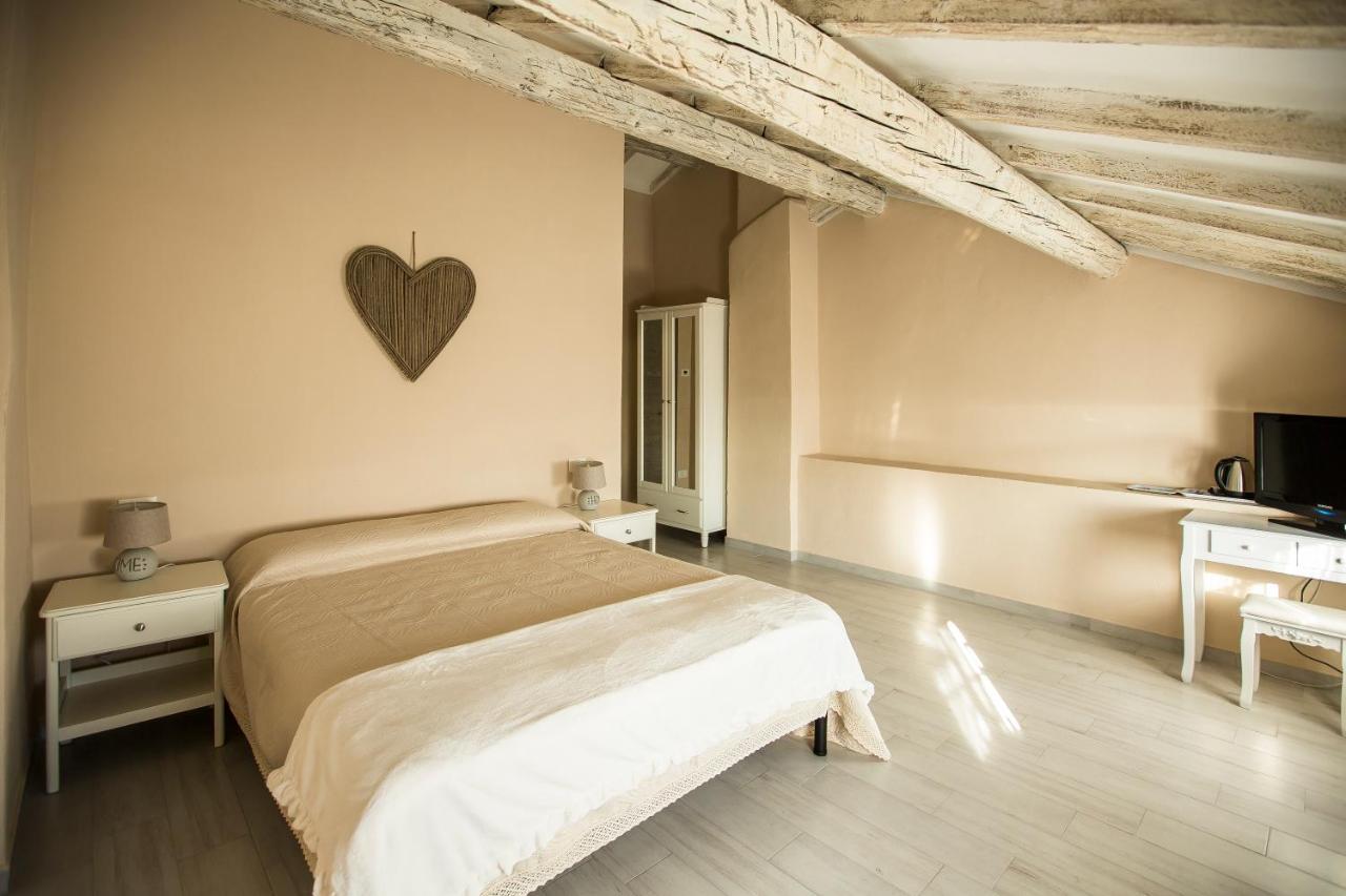 700Enolocanda Santa Giuletta Екстериор снимка